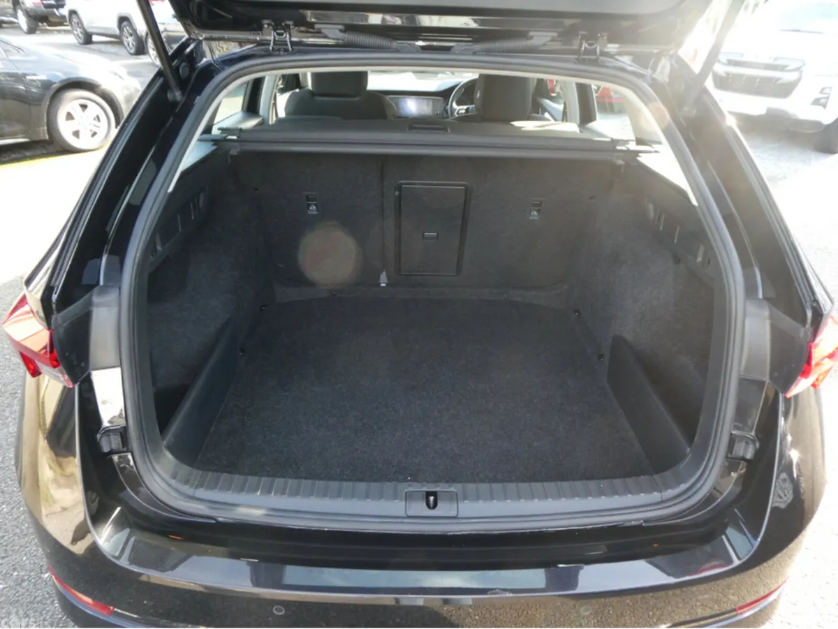 Skoda Octavia Estate, Diesel, 2022, Black