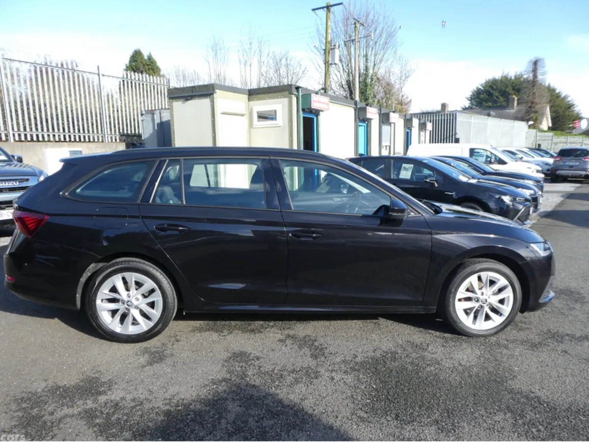 Skoda Octavia Estate, Diesel, 2022, Black