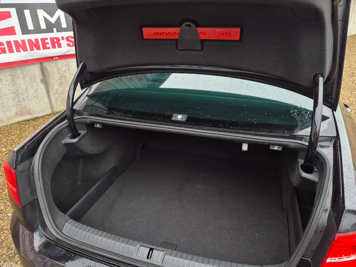 Volkswagen Passat Saloon, Petrol, 2016, Black