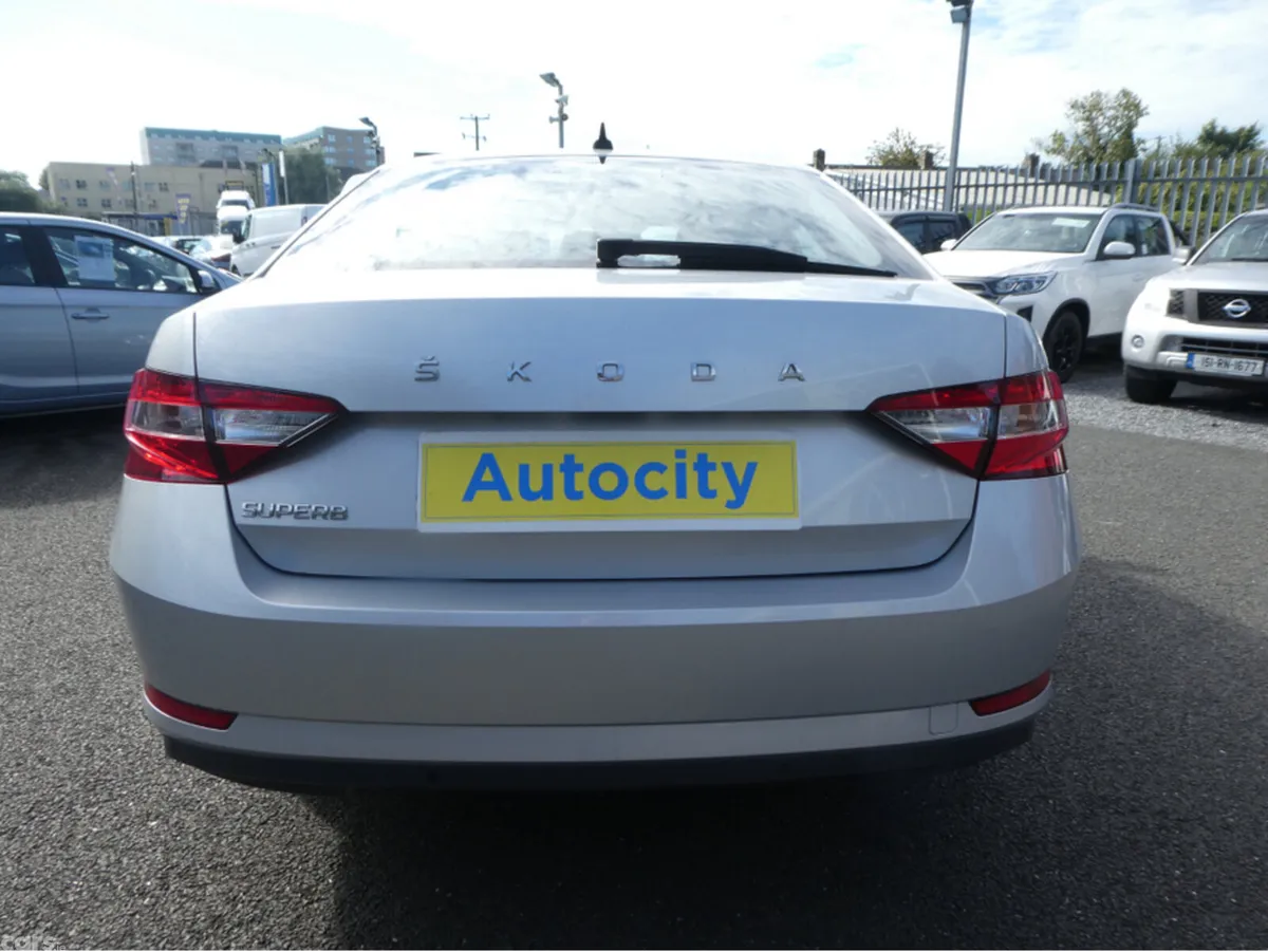 Skoda Superb Hatchback, Diesel, 2022, Grey
