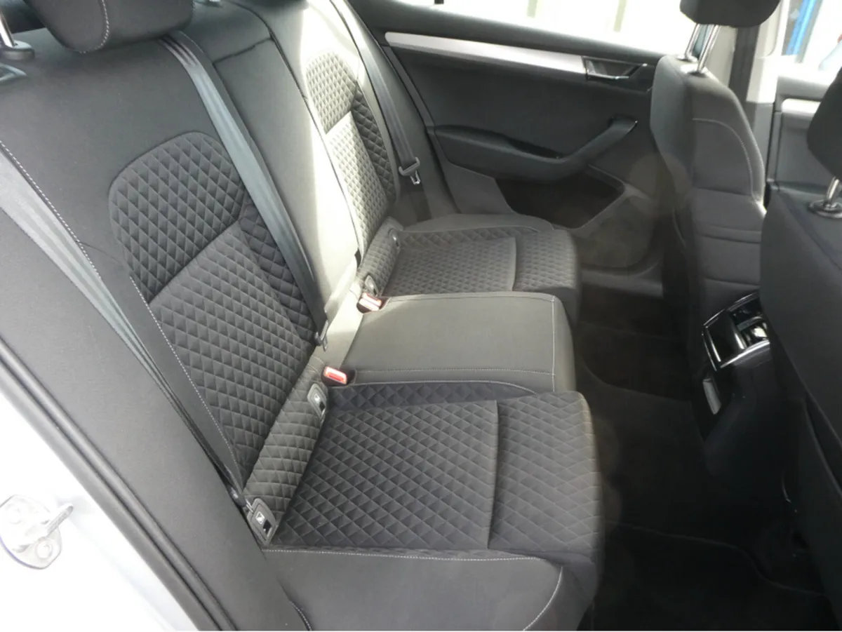 Skoda Superb Hatchback, Diesel, 2022, Grey