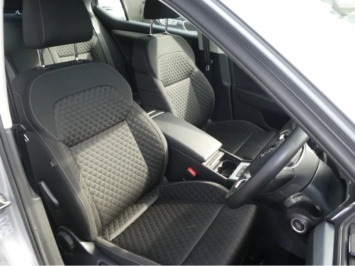 Skoda Superb Hatchback, Diesel, 2022, Grey