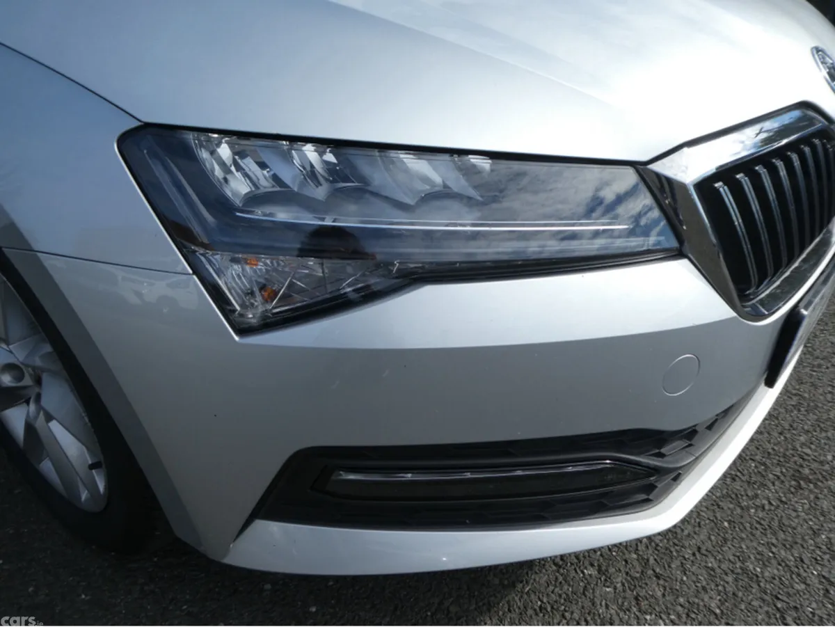 Skoda Superb Hatchback, Diesel, 2022, Grey