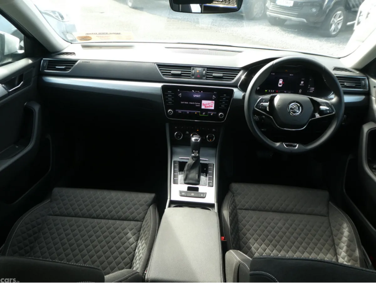 Skoda Superb Hatchback, Diesel, 2022, Grey