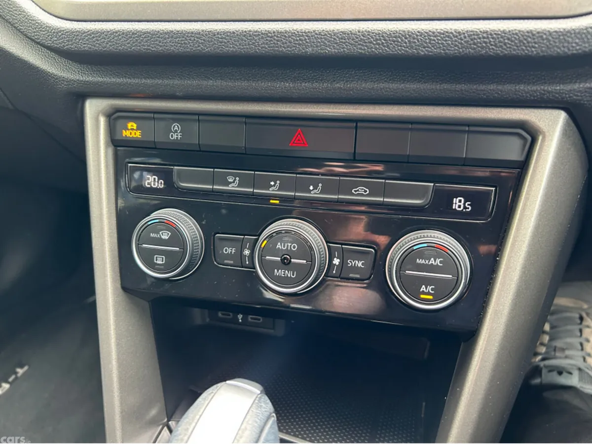 Volkswagen T-Roc SUV, Diesel, 2021, White