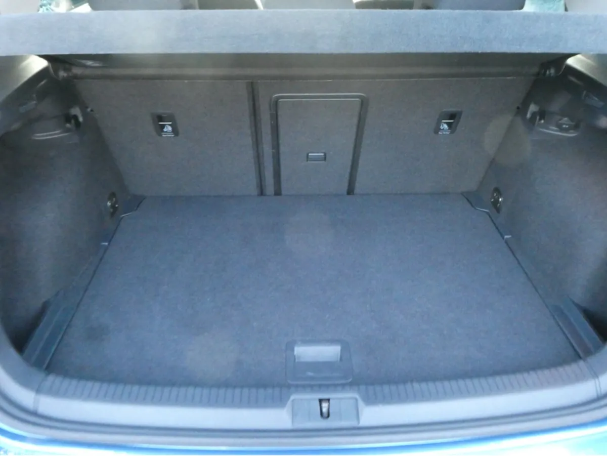 Volkswagen Golf Hatchback, Petrol, 2015, Blue