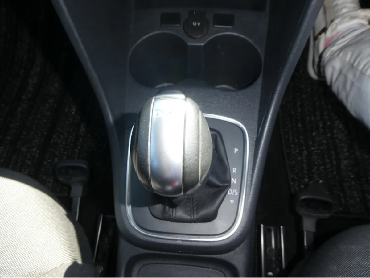 Volkswagen Polo Hatchback, Petrol, 2018, White