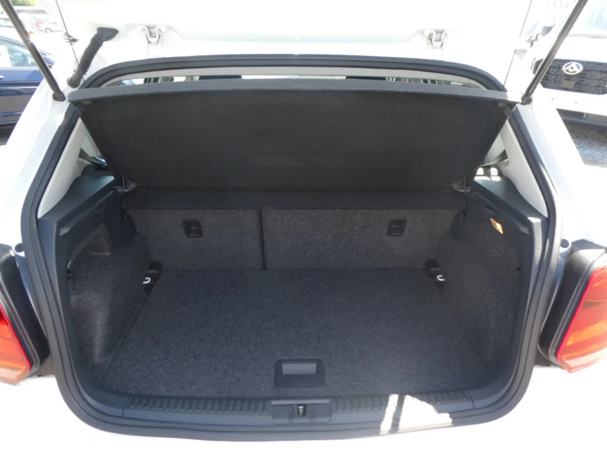 Volkswagen Polo Hatchback, Petrol, 2018, White