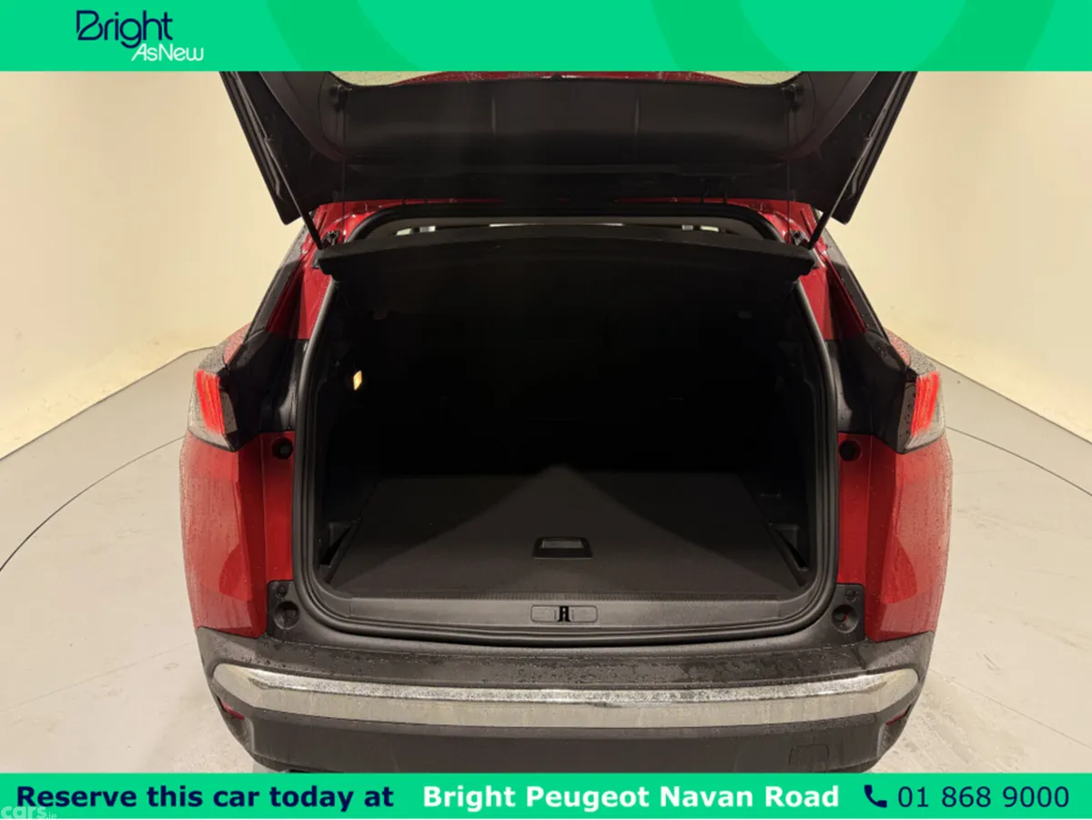 Peugeot 3008 MPV, Petrol, 2021, Red