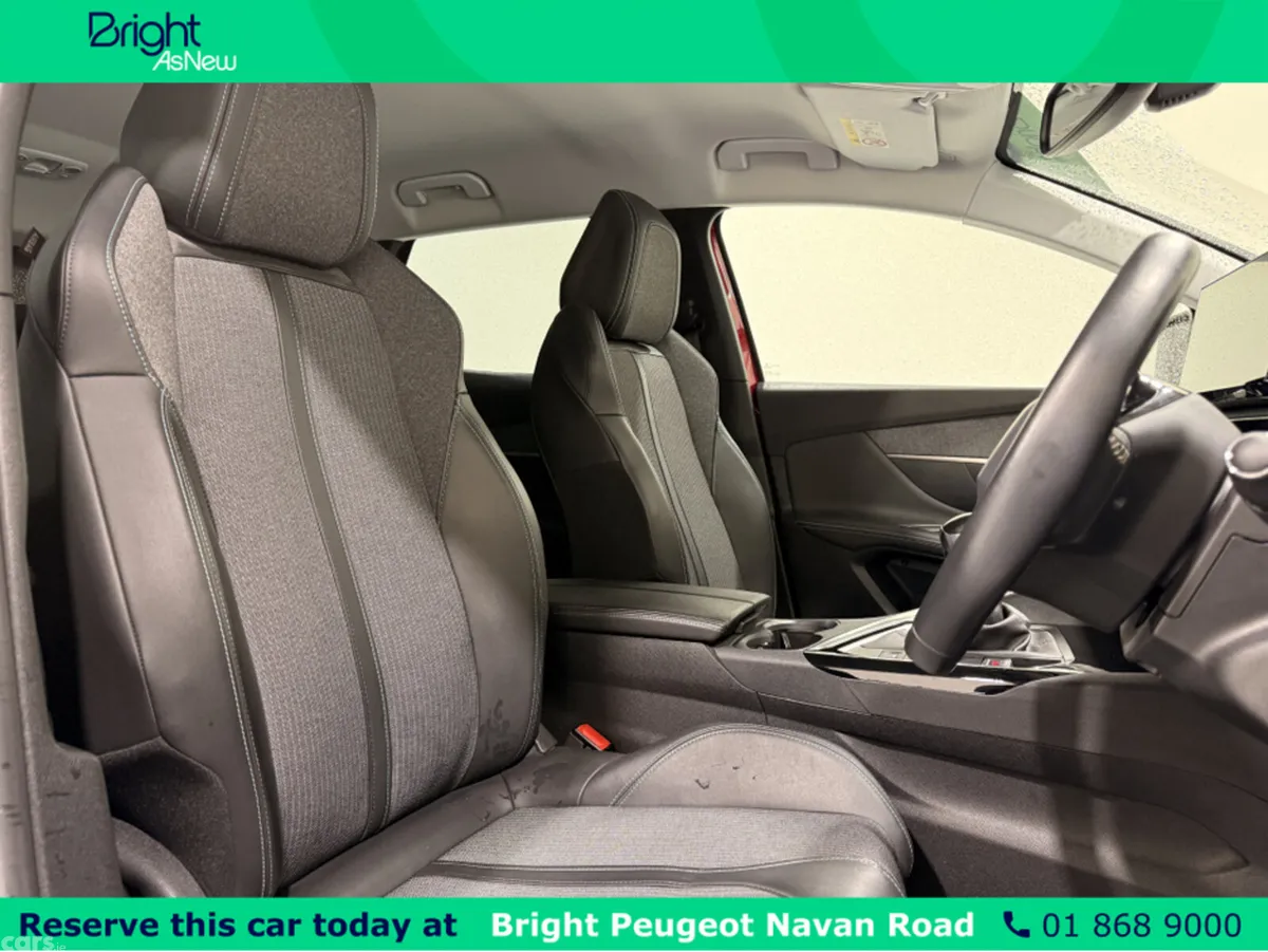 Peugeot 3008 MPV, Petrol, 2021, Red