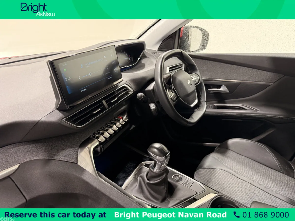 Peugeot 3008 MPV, Petrol, 2021, Red
