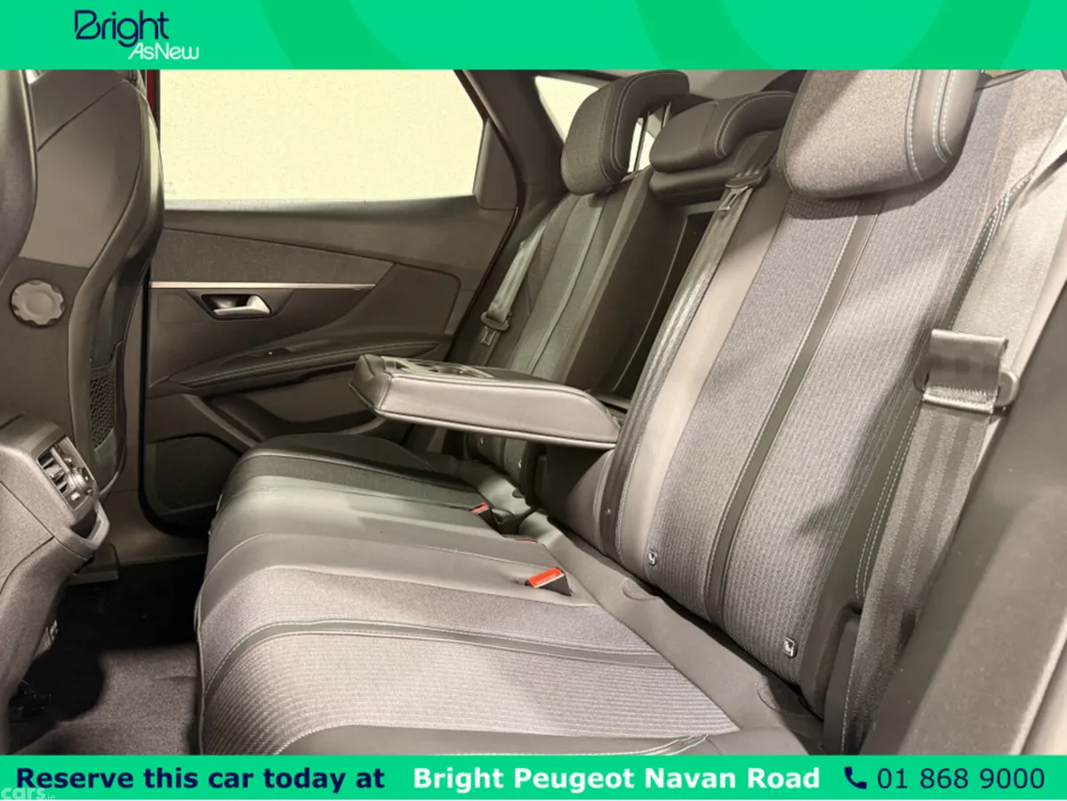 Peugeot 3008 MPV, Petrol, 2021, Red