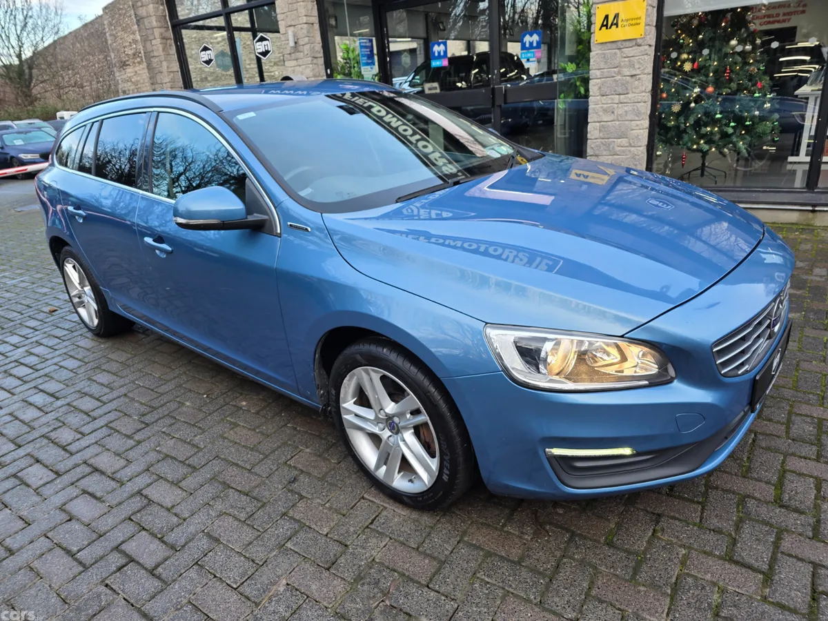 Volvo V60 Estate, Diesel Plug-in Hybrid, 2017, Blue