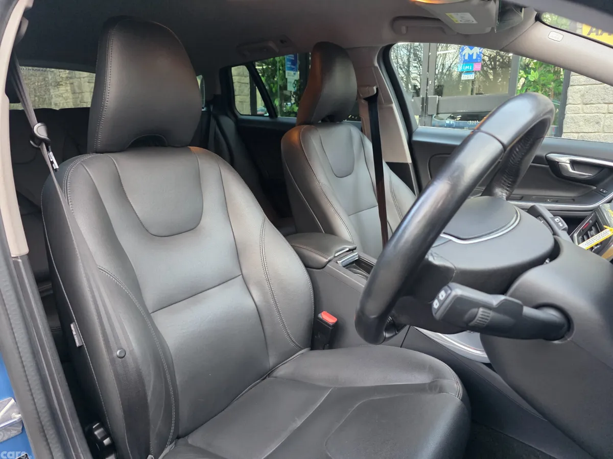 Volvo V60 Estate, Diesel Plug-in Hybrid, 2017, Blue