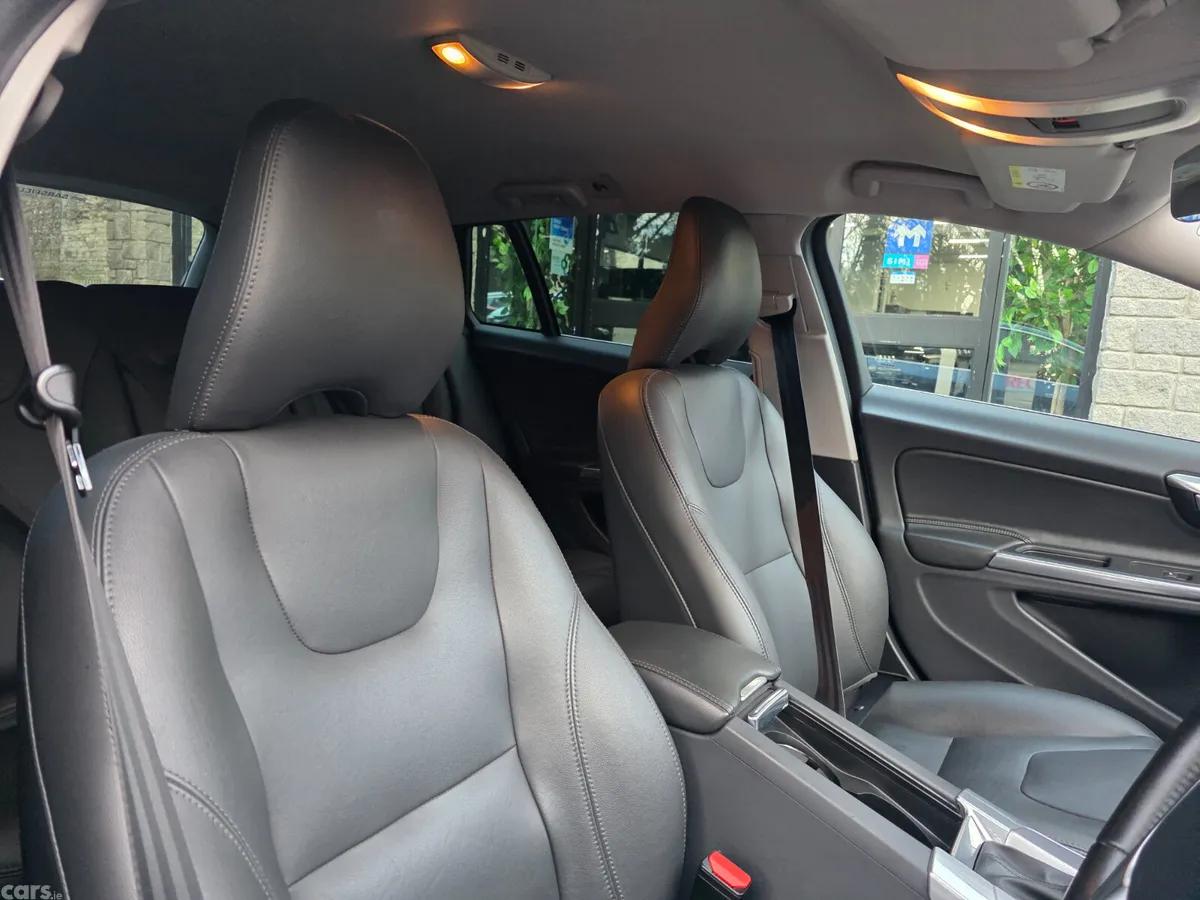 Volvo V60 Estate, Diesel Plug-in Hybrid, 2017, Blue