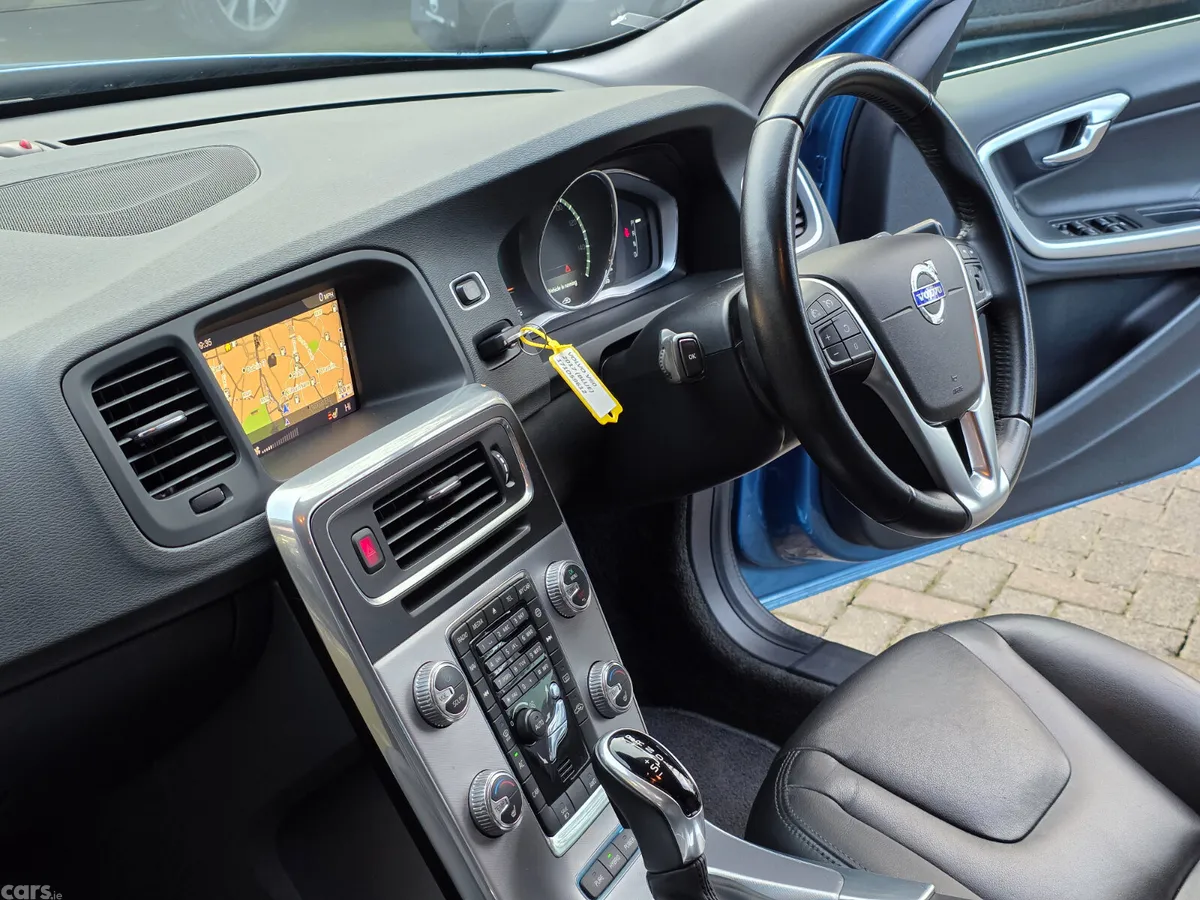 Volvo V60 Estate, Diesel Plug-in Hybrid, 2017, Blue