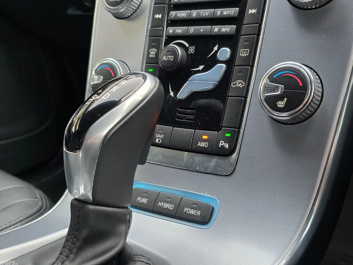 Volvo V60 Estate, Diesel Plug-in Hybrid, 2017, Blue