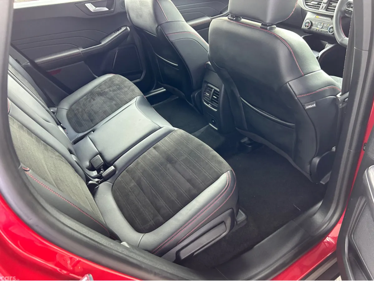 Ford Kuga MPV, Petrol Plug-in Hybrid, 2023, Red