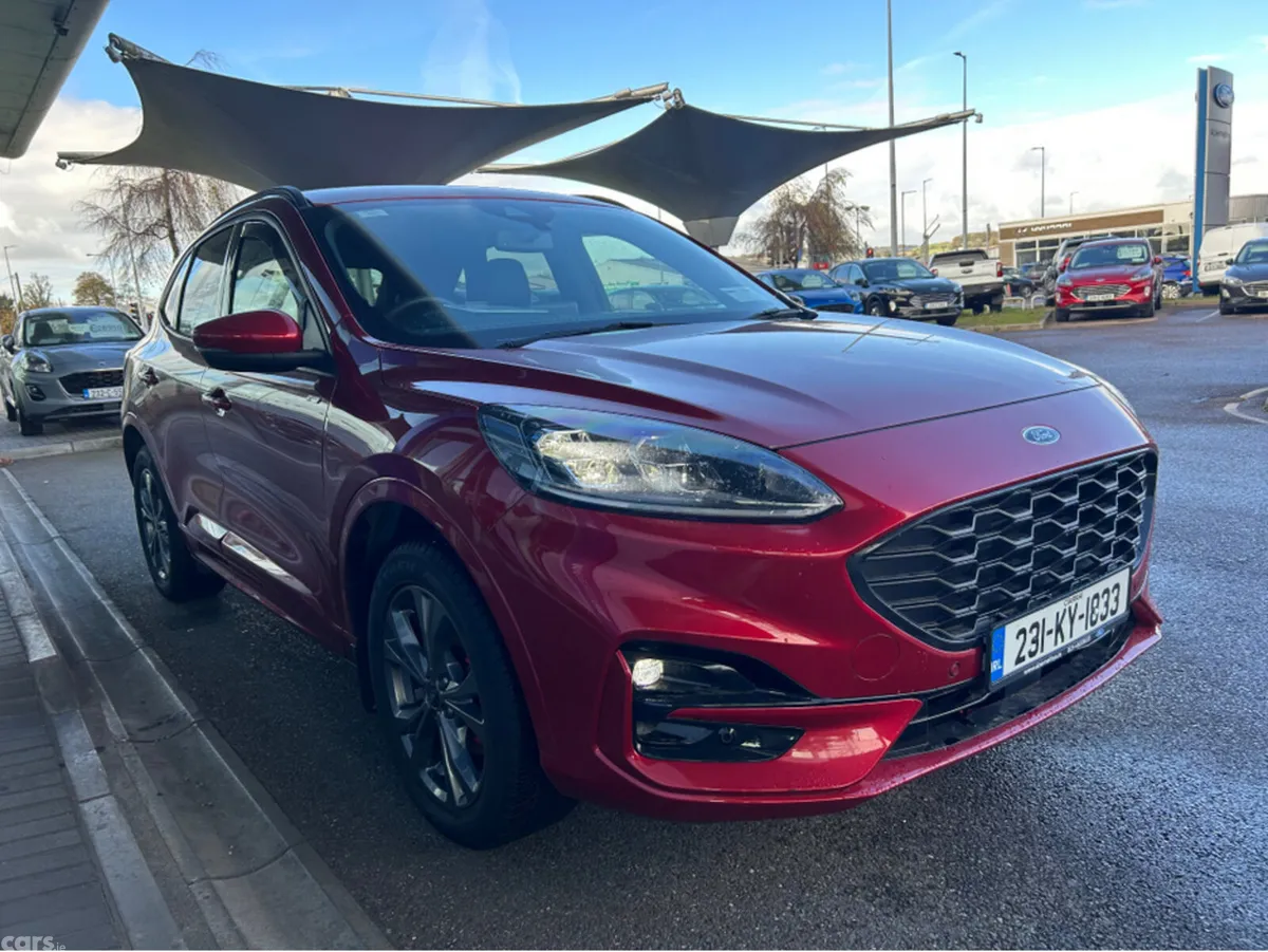 Ford Kuga MPV, Petrol Plug-in Hybrid, 2023, Red