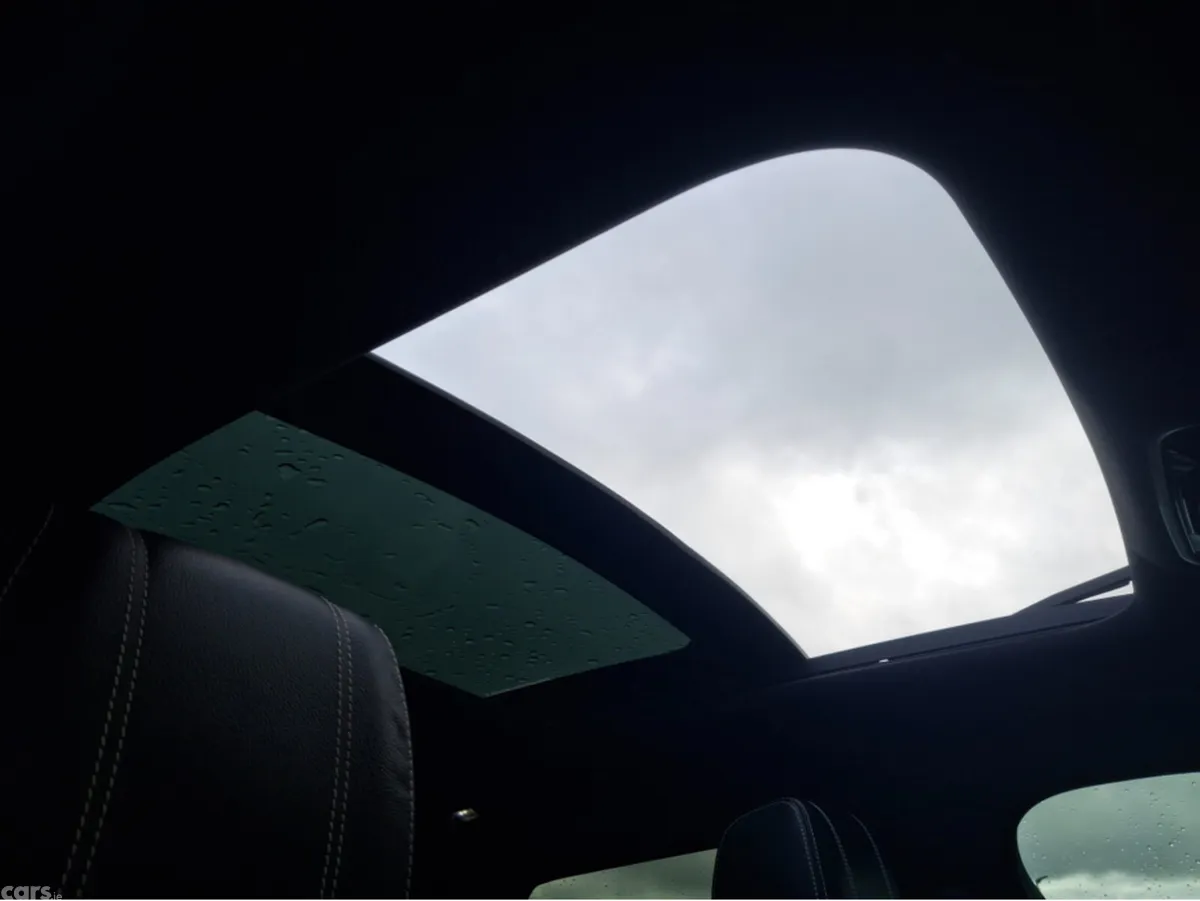 Land Rover Range Rover Velar Estate, Petrol Plug-in Hybrid, 2022, White