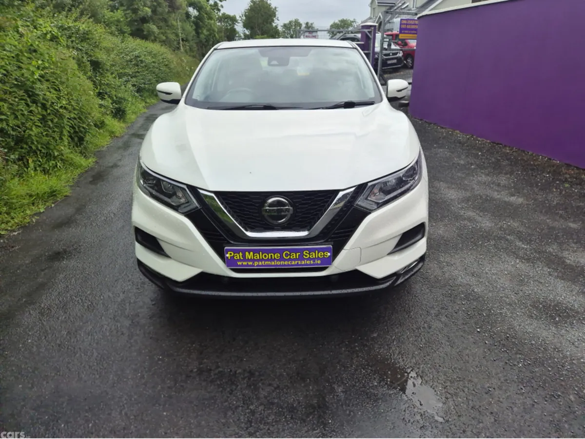 Nissan Qashqai Hatchback, Diesel, 2019, White