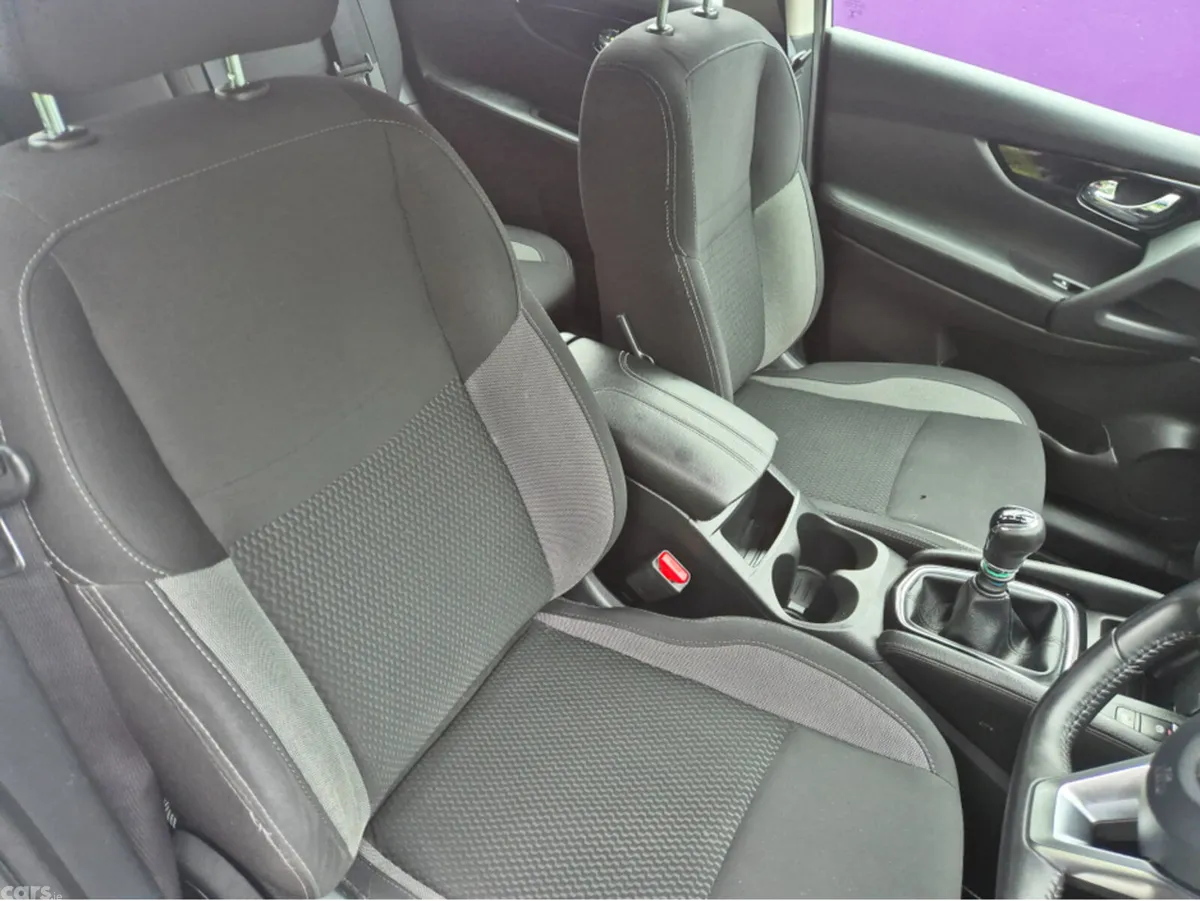 Nissan Qashqai Hatchback, Diesel, 2019, White