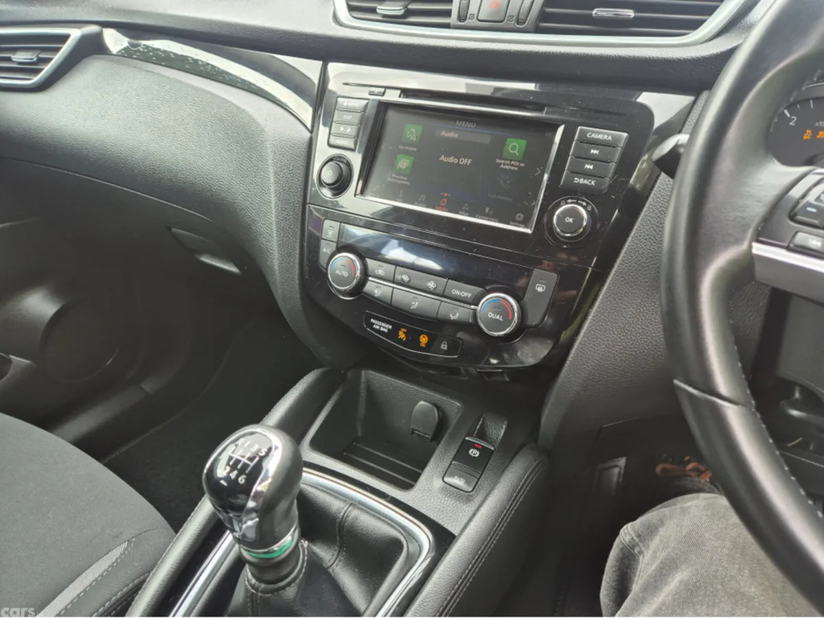 Nissan Qashqai Hatchback, Diesel, 2019, White