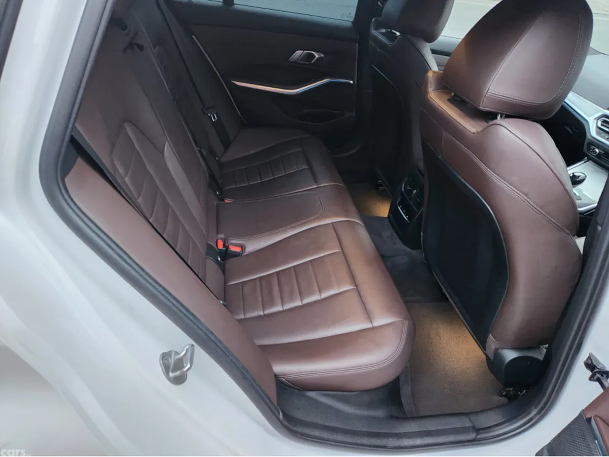 BMW 3-Series Estate, Petrol Plug-in Hybrid, 2021, White