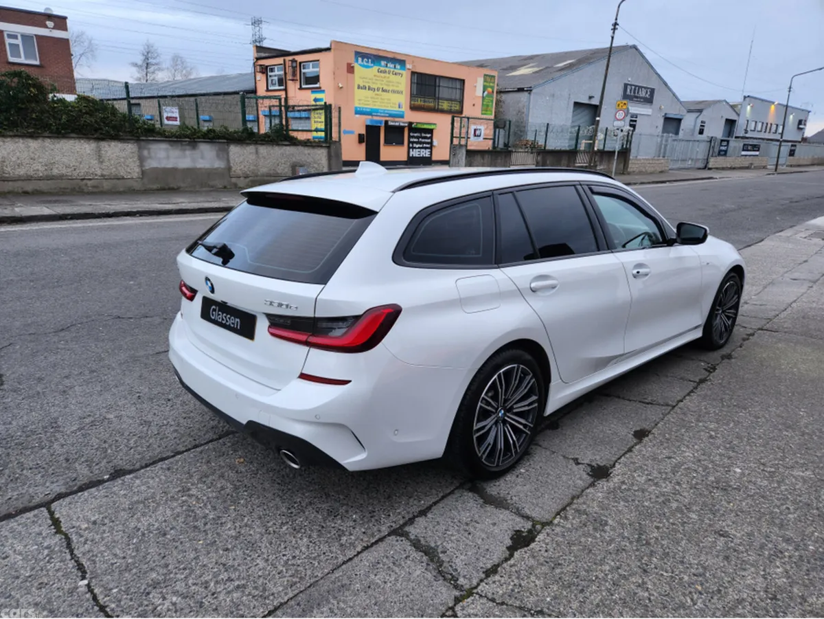 BMW 3-Series Estate, Petrol Plug-in Hybrid, 2021, White