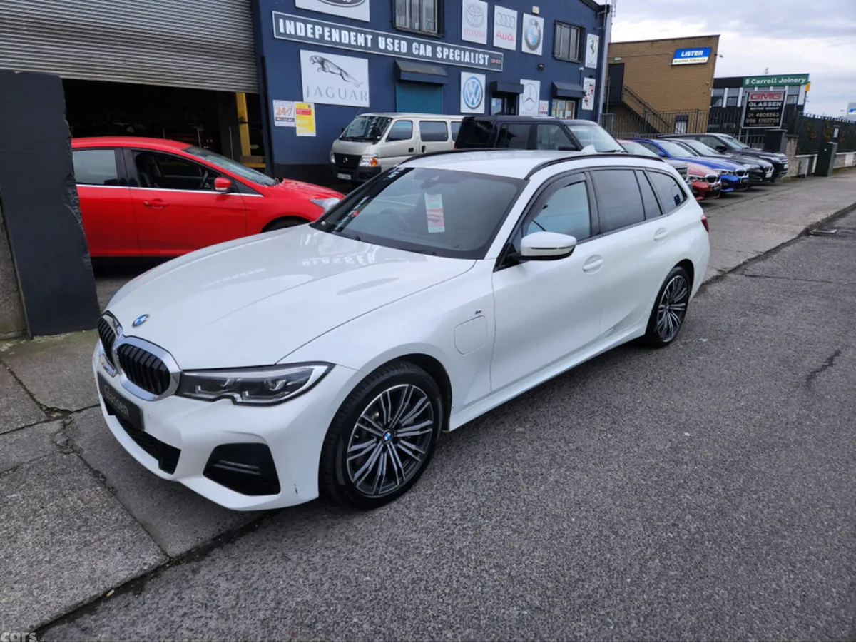 BMW 3-Series Estate, Petrol Plug-in Hybrid, 2021, White