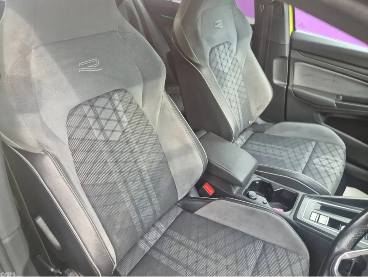 Volkswagen Golf Hatchback, Diesel, 2021, Yellow