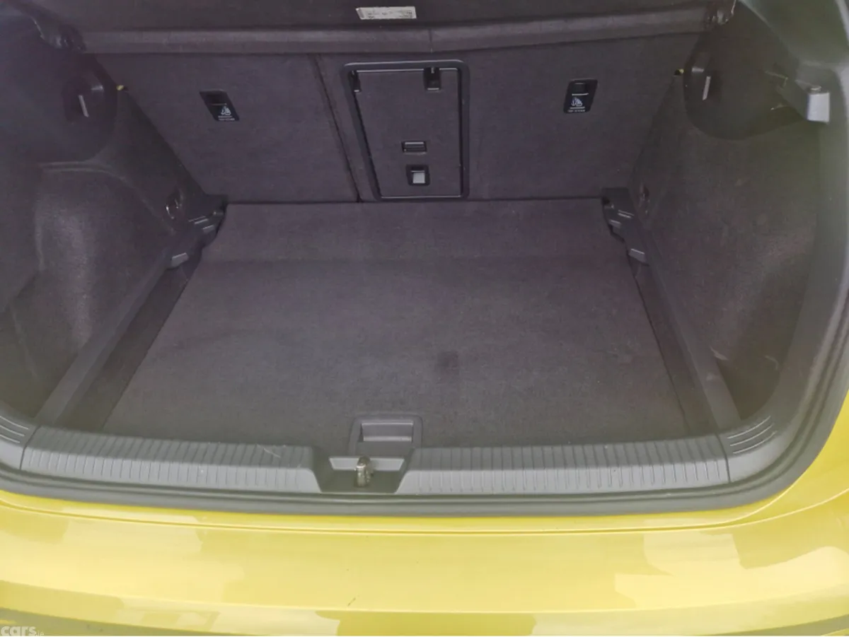 Volkswagen Golf Hatchback, Diesel, 2021, Yellow