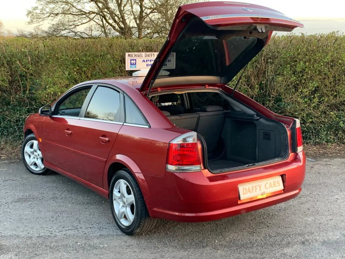 Vauxhall Vectra Hatchback, Diesel, 2008, Red