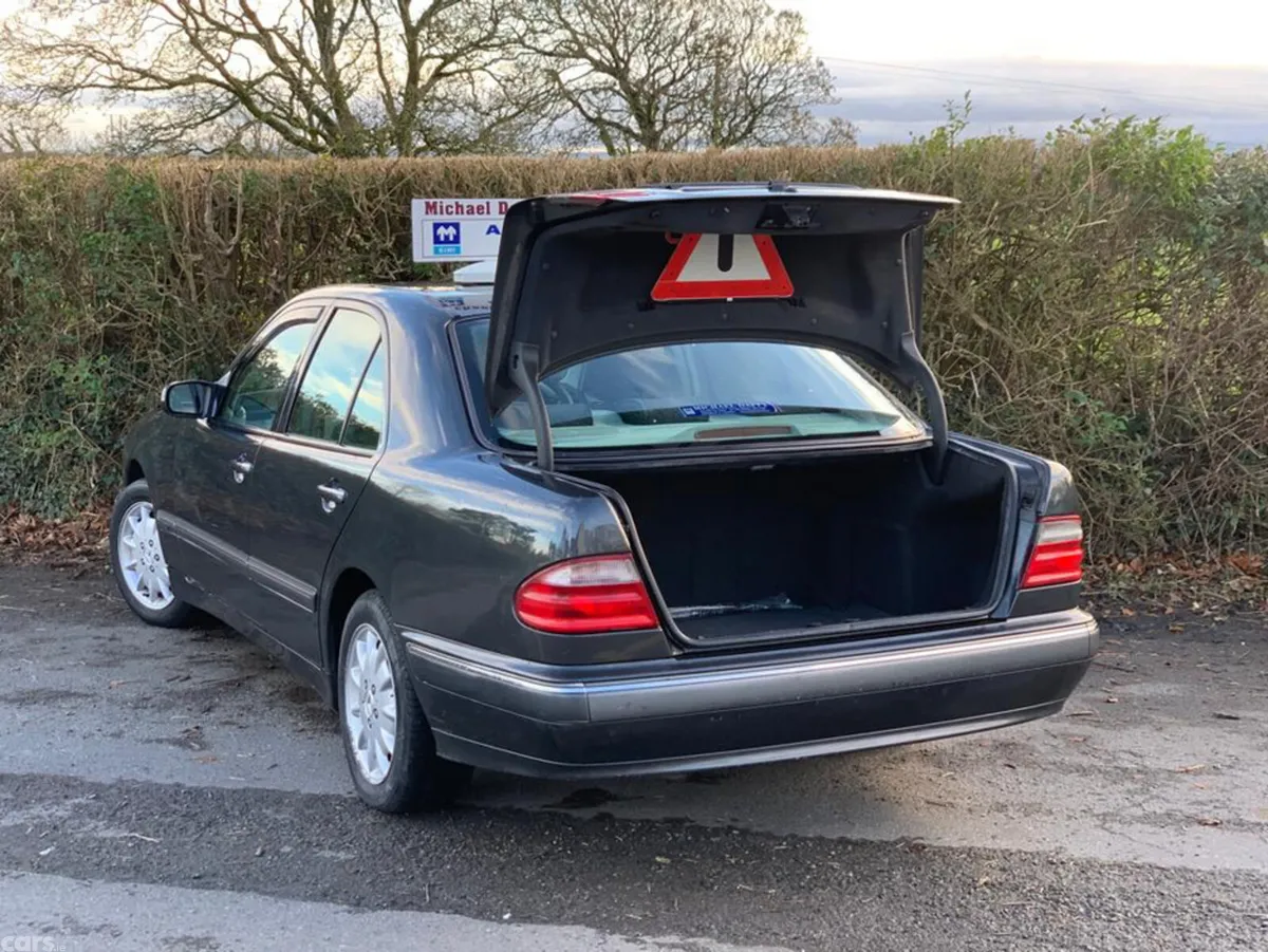 Mercedes-Benz E-Class Saloon, Petrol, 2000, Grey