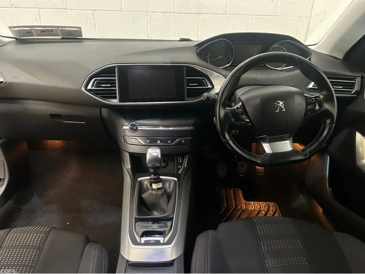 Peugeot 308 Hatchback, Diesel, 2017, Grey