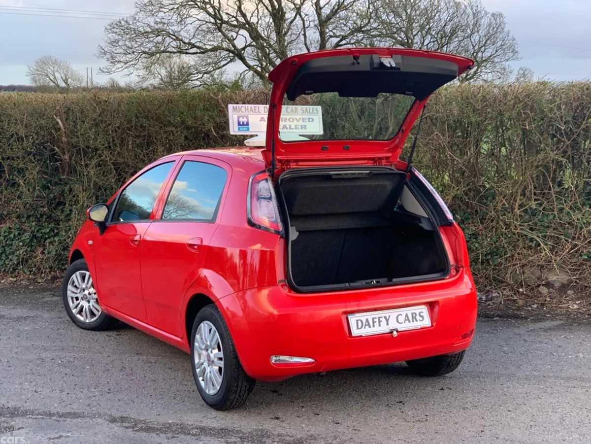 Fiat Punto MPV, Diesel, 2012, Red