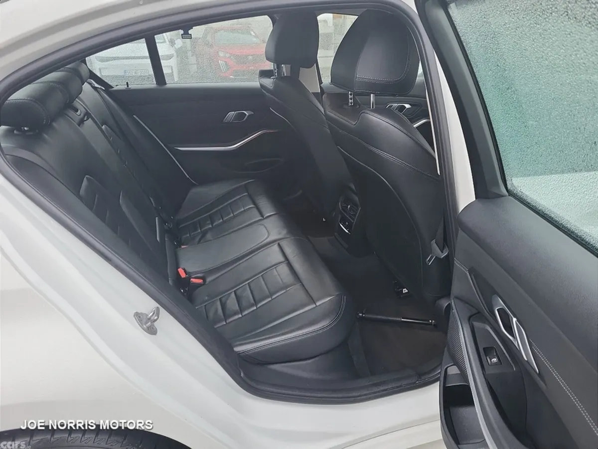 BMW 3-Series Saloon, Diesel, 2019, White
