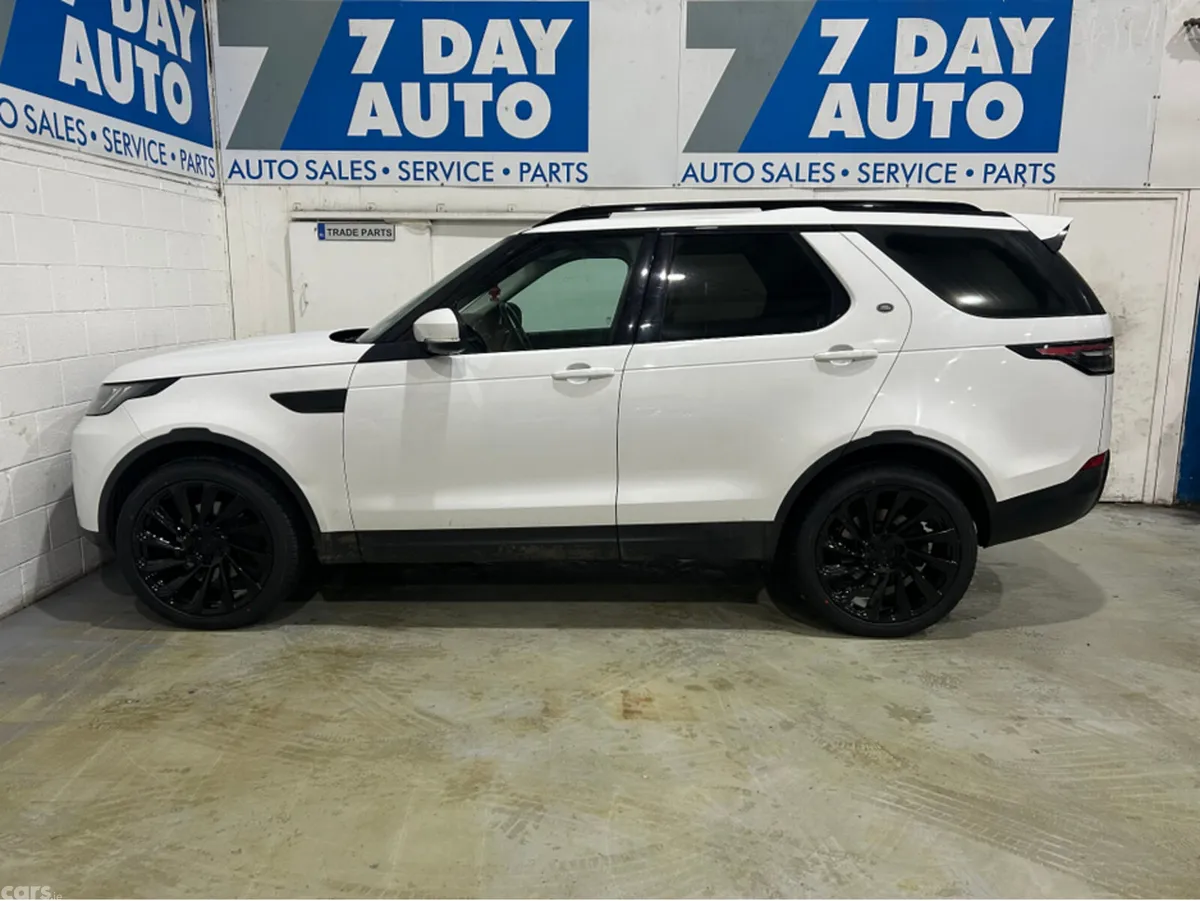 Land Rover Discovery Estate, Diesel, 2017, White