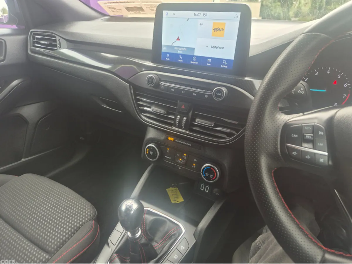Ford Focus Hatchback, Petrol, 2022, Grey
