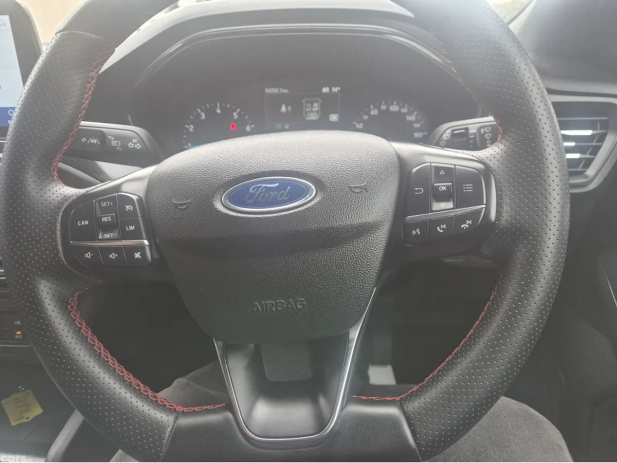 Ford Focus Hatchback, Petrol, 2022, Grey