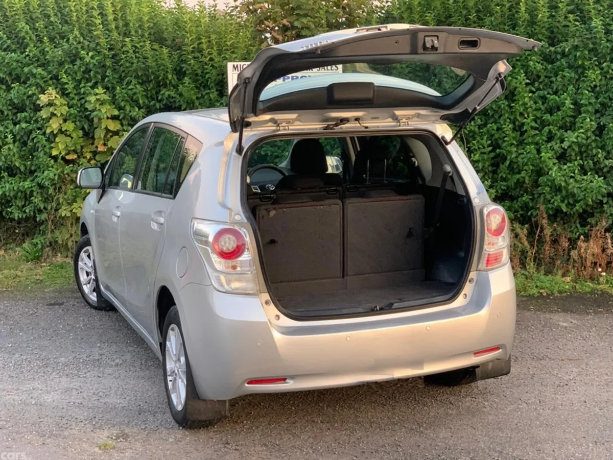 Toyota Verso MPV, Diesel, 2011, Silver