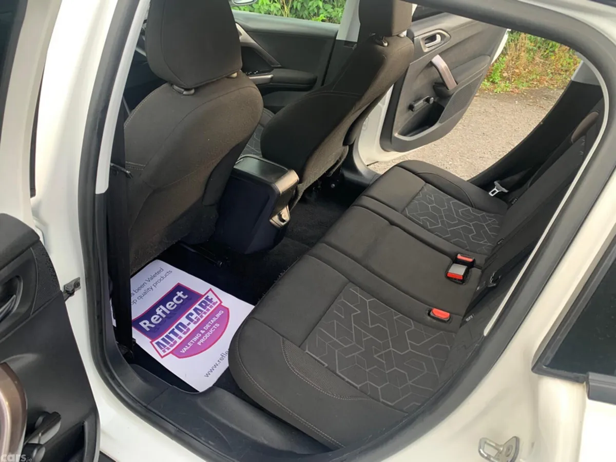 Peugeot 2008 Hatchback, Diesel, 2015, White