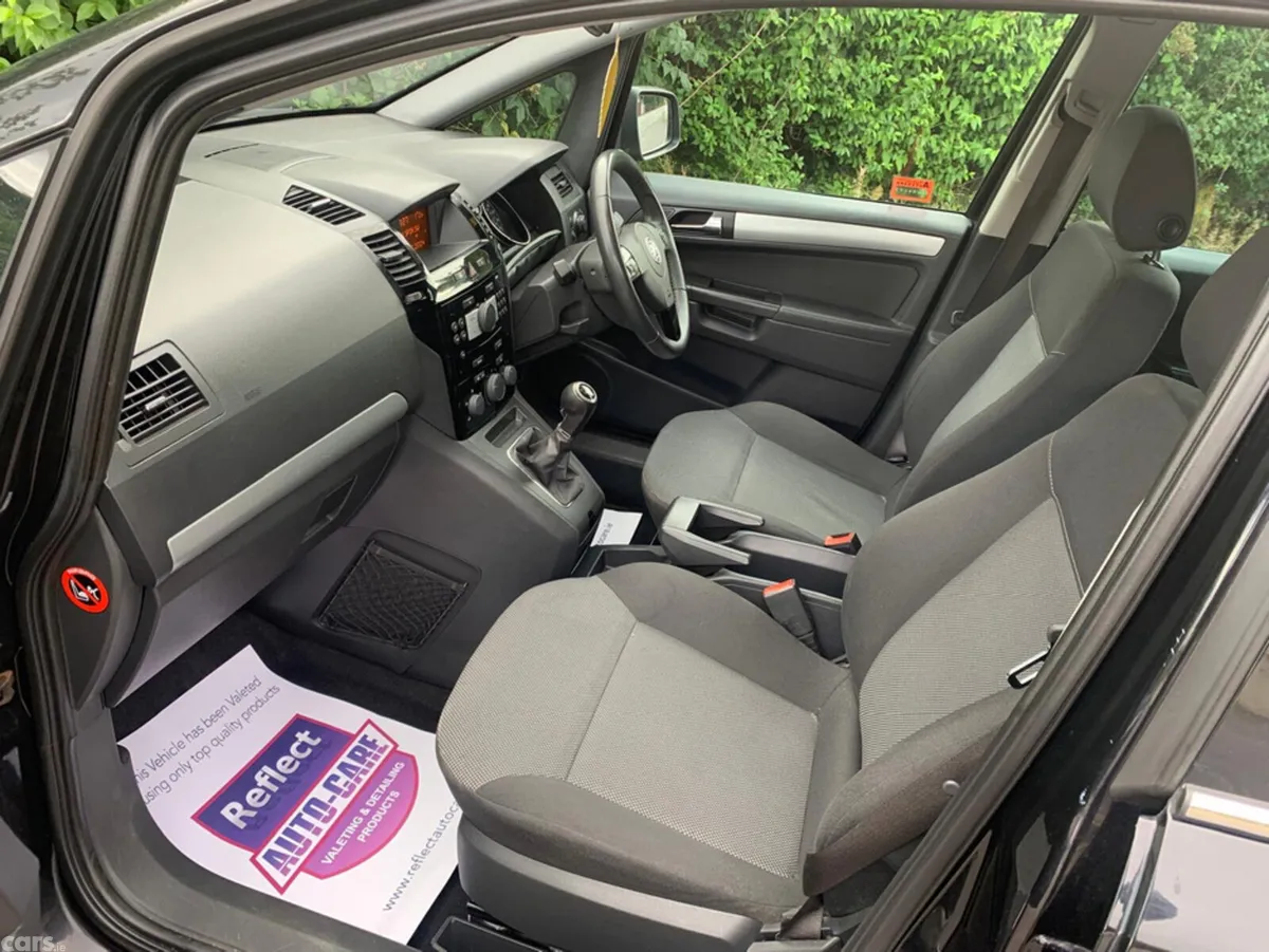 Vauxhall Zafira MPV, Diesel, 2011, Black