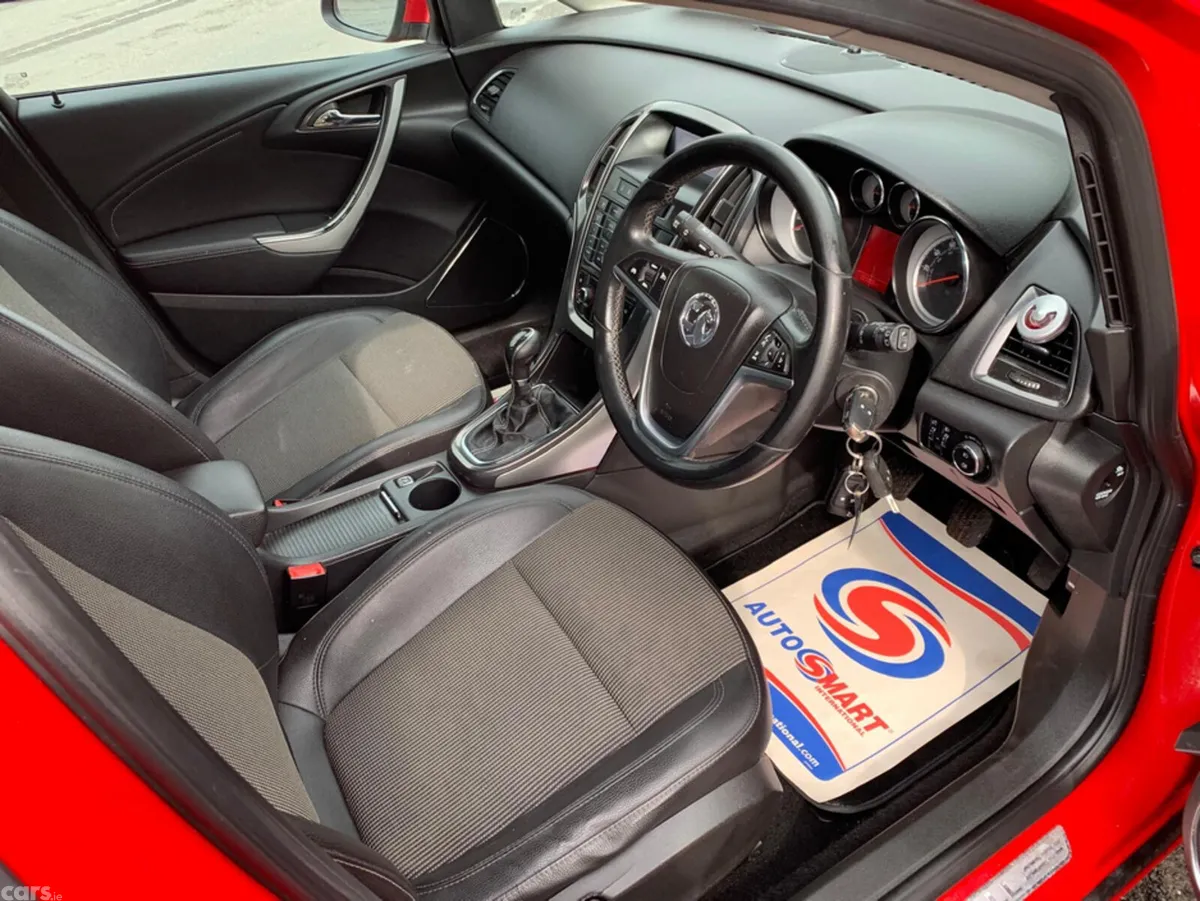 Vauxhall Astra Estate, Diesel, 2012, Red
