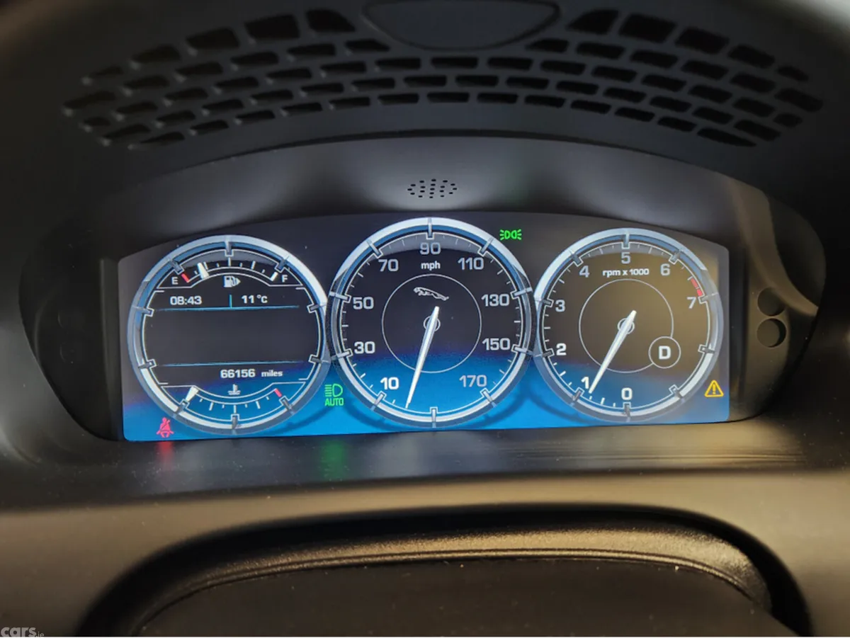 Jaguar XJ Saloon, Petrol, 2011, Silver