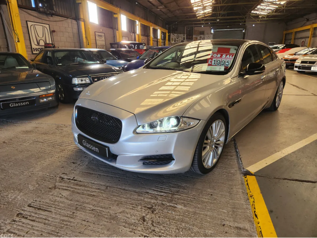 Jaguar XJ Saloon, Petrol, 2011, Silver