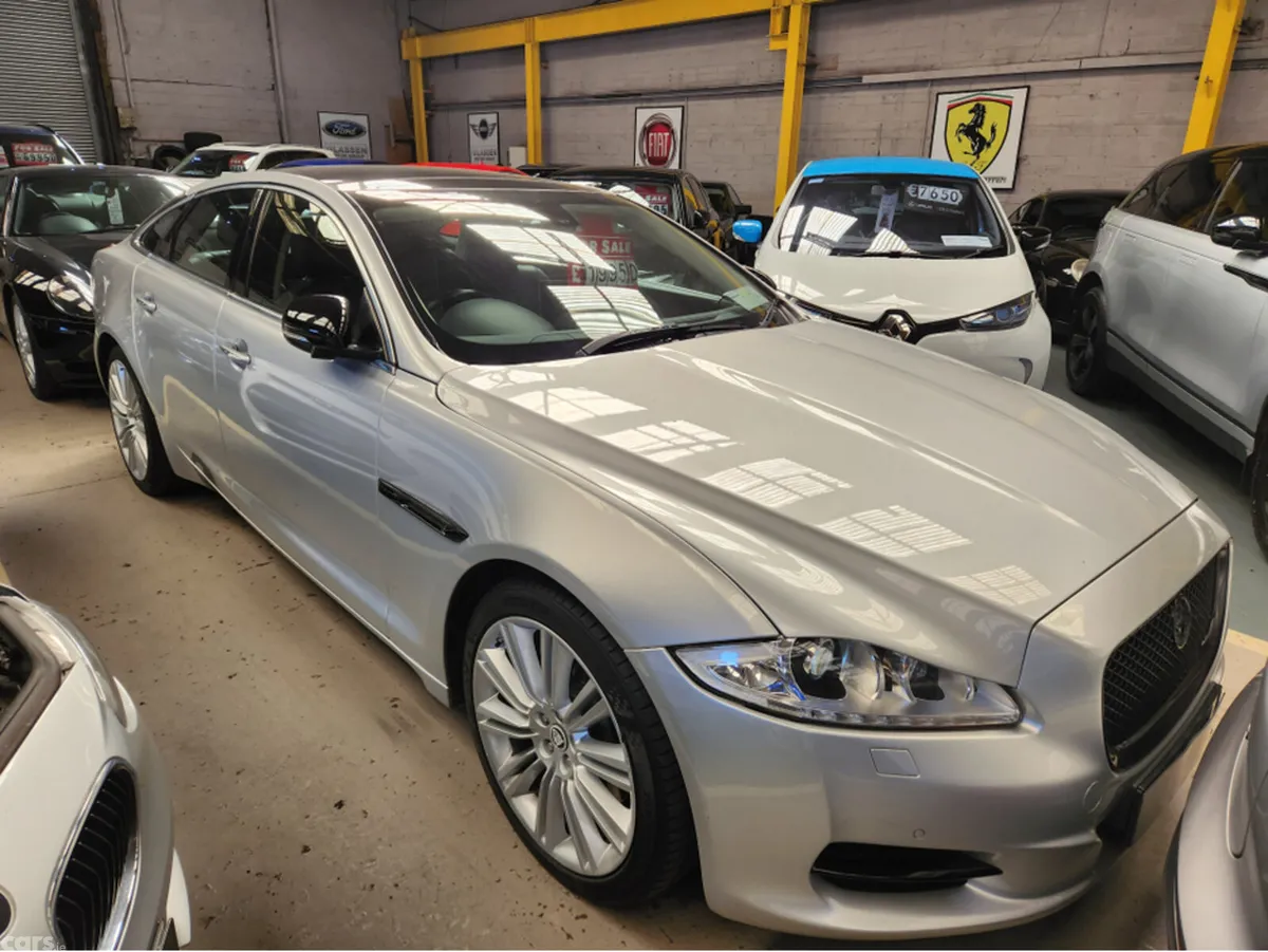 Jaguar XJ Saloon, Petrol, 2011, Silver