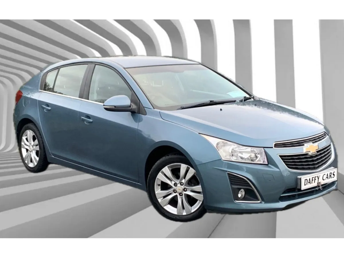 Chevrolet Cruze Hatchback, Petrol, 2014, Blue