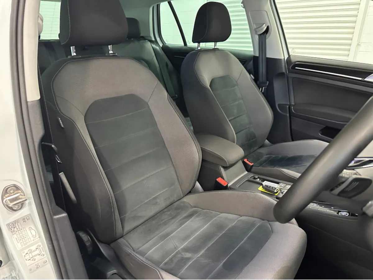 Volkswagen Golf Hatchback, Petrol, 2018, White