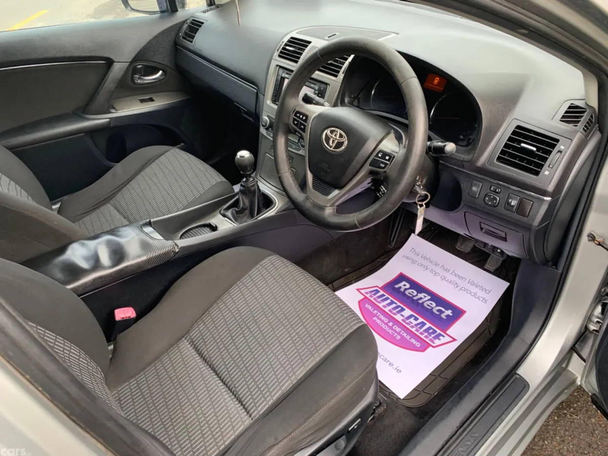 Toyota Avensis Saloon, Diesel, 2011, Grey